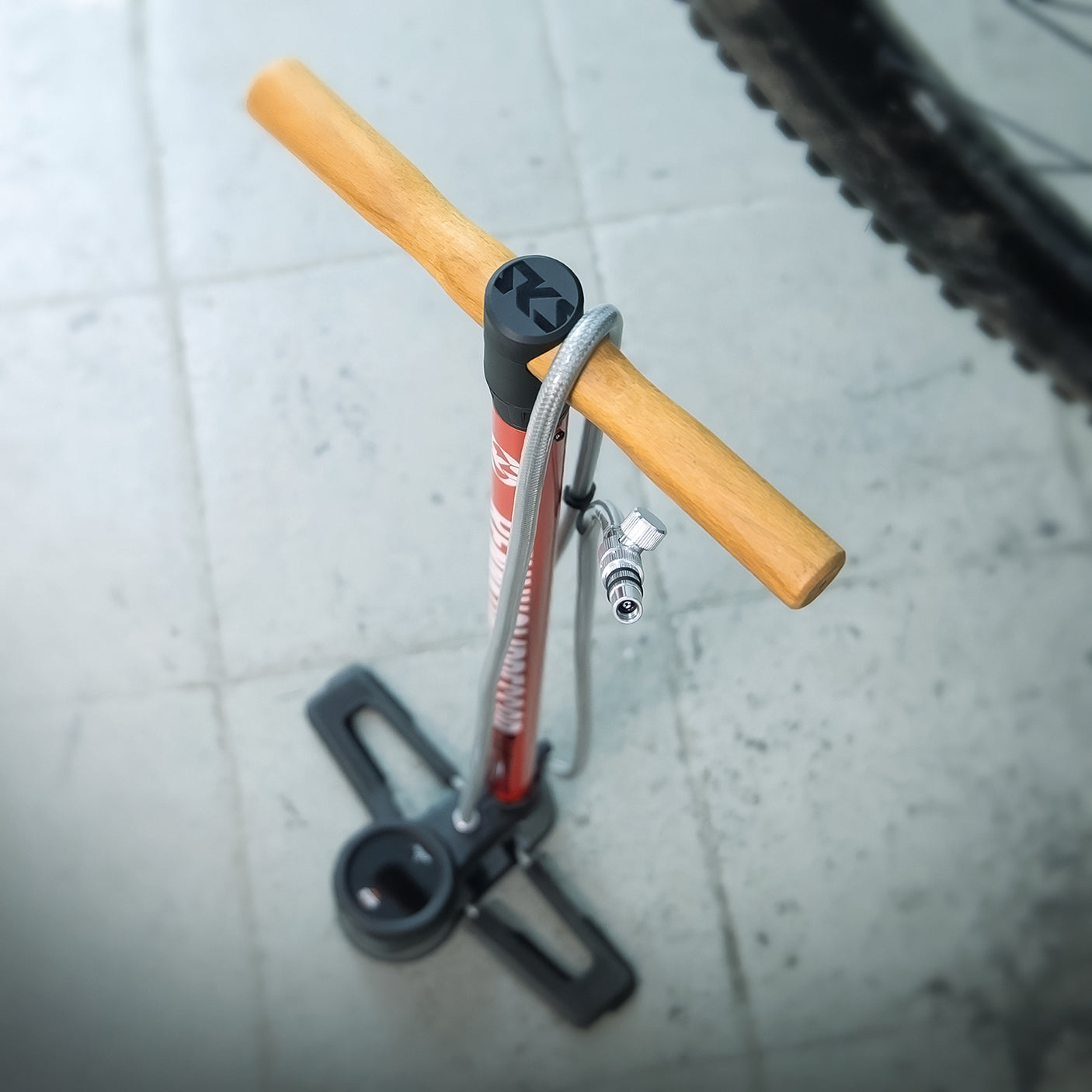 SKS Germany RENNKOMPRESSOR SUSPENSION Vloerpomp Oranje