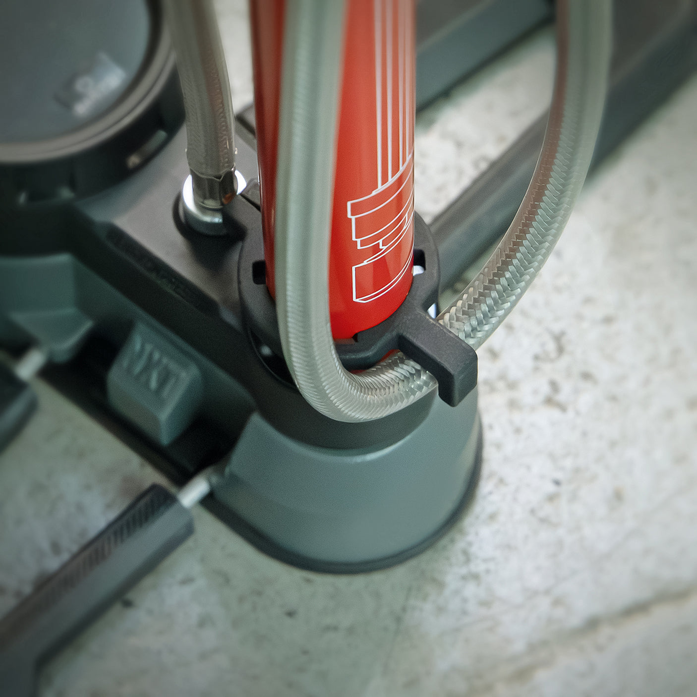 SKS Germany RENNKOMPRESSOR SUSPENSION Vloerpomp Oranje