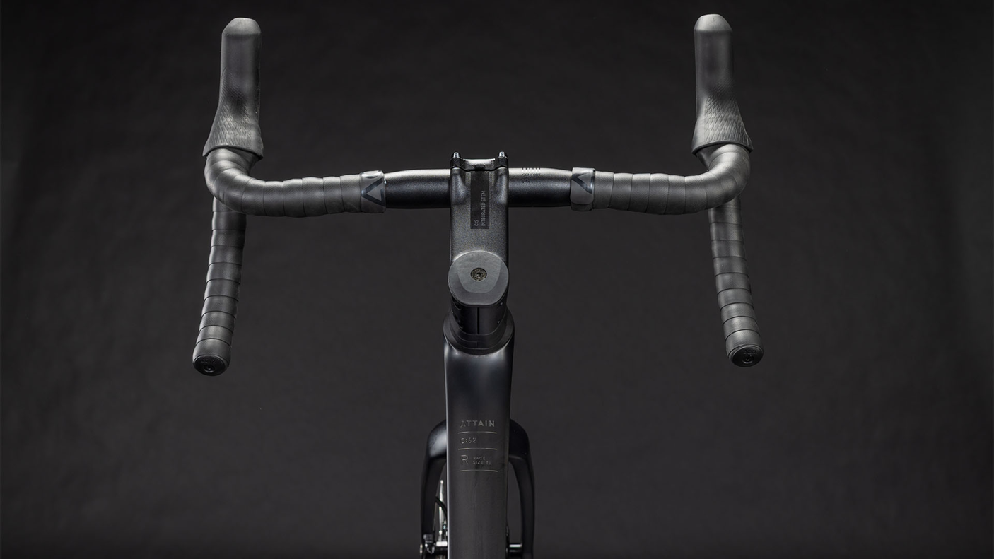 Cube Attain C:62 Race blackline (2026)