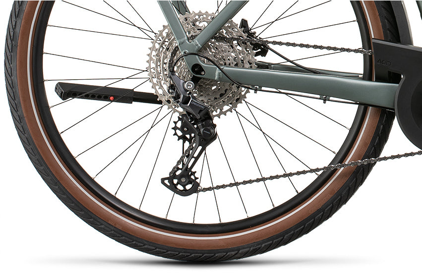 Cube Kathmandu Hybrid EXC 750 zilvergroen'n'zwart