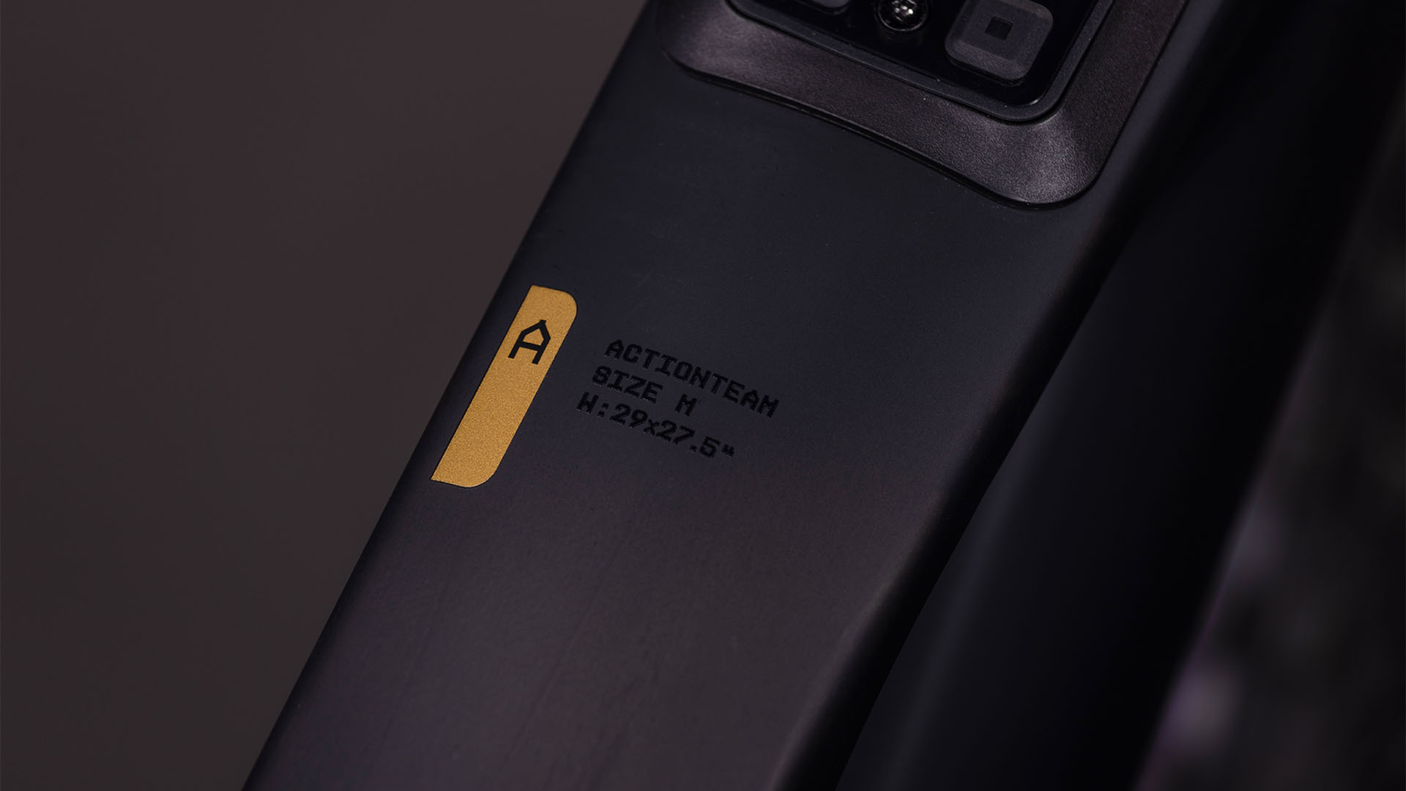 Cube AMS Hybrid ONE77 C:62 AT 600X carbon´n´gold (2026)