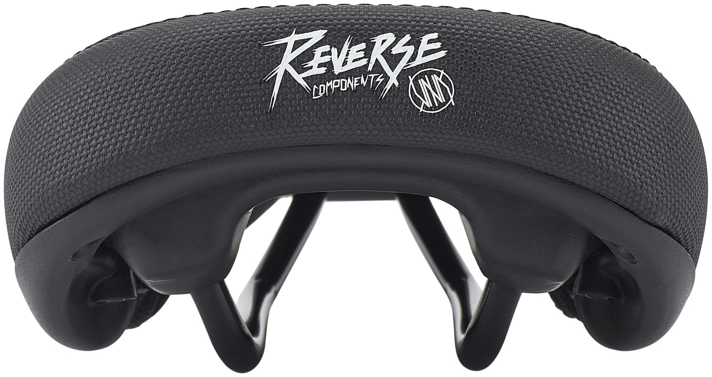 Reverse Nico Vink Shovel & Shred zadel zwart/oranje