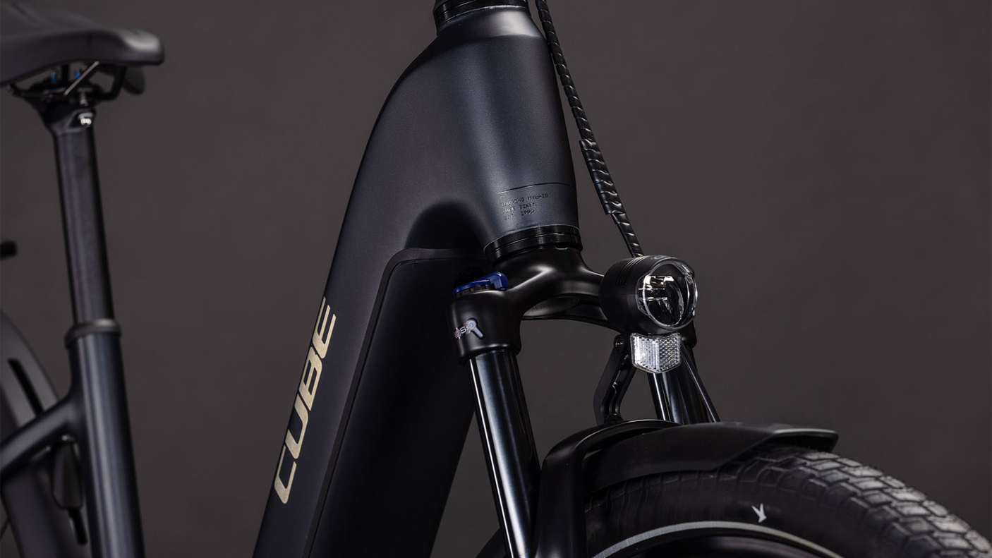 Cube Touring Hybrid ONE 600 Easy Entry coal´n´chrome (2026)