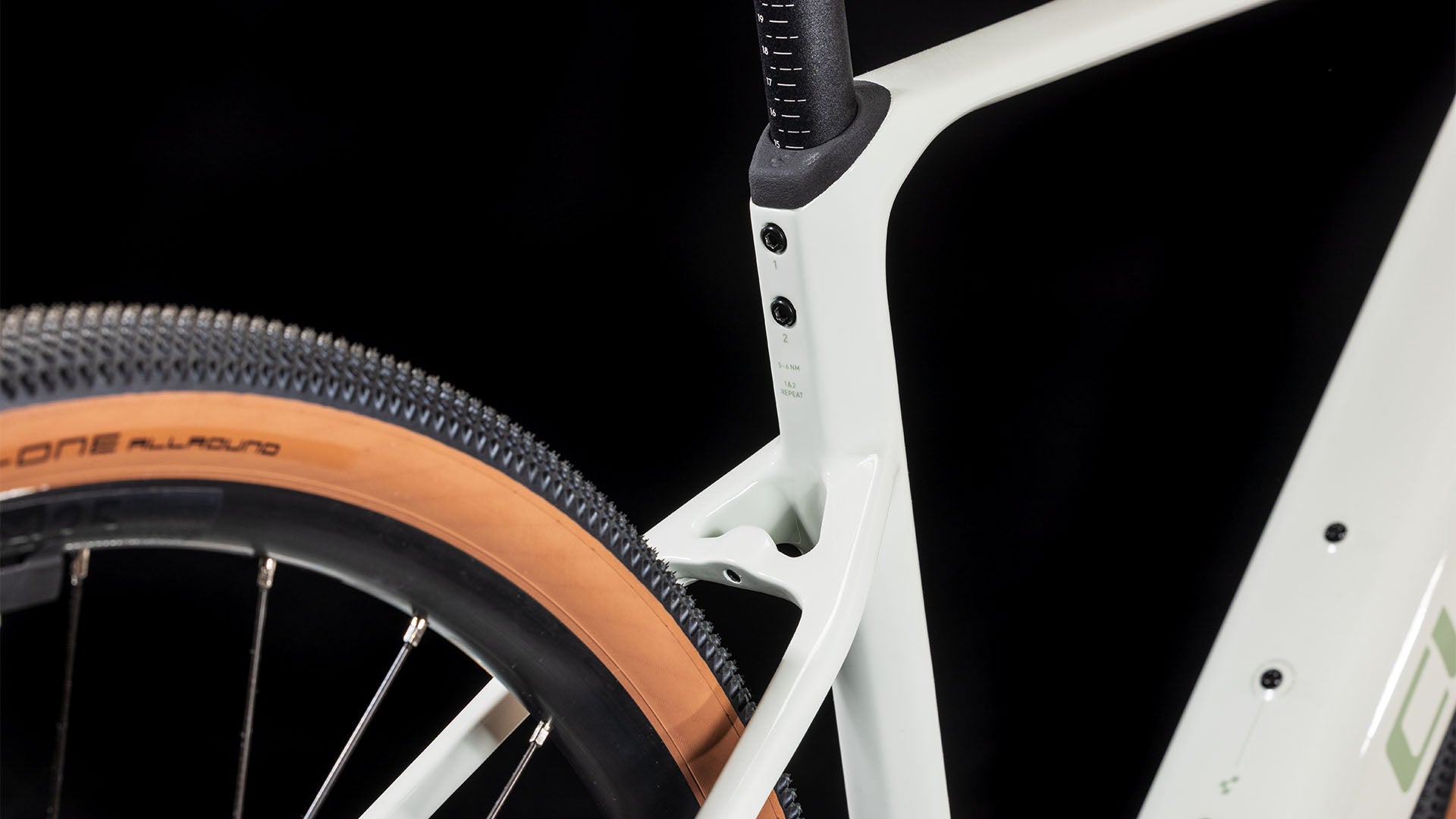 Cube Nuroad Hybrid C:62 Race 400X desertstone´n´groen (2025)