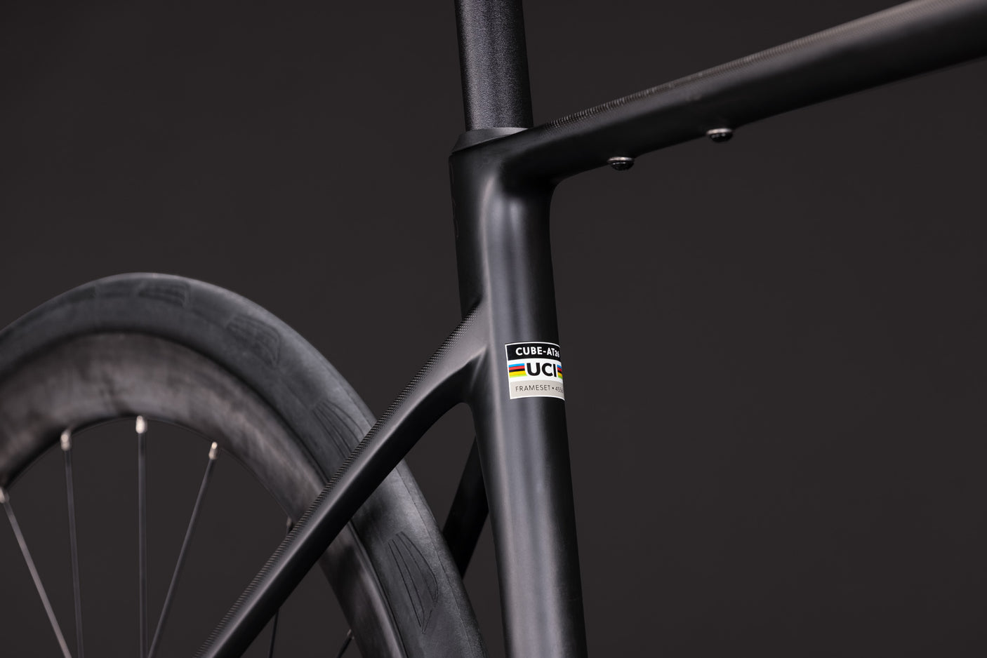 Cube Attain C:62 carbon´n´koolchroom