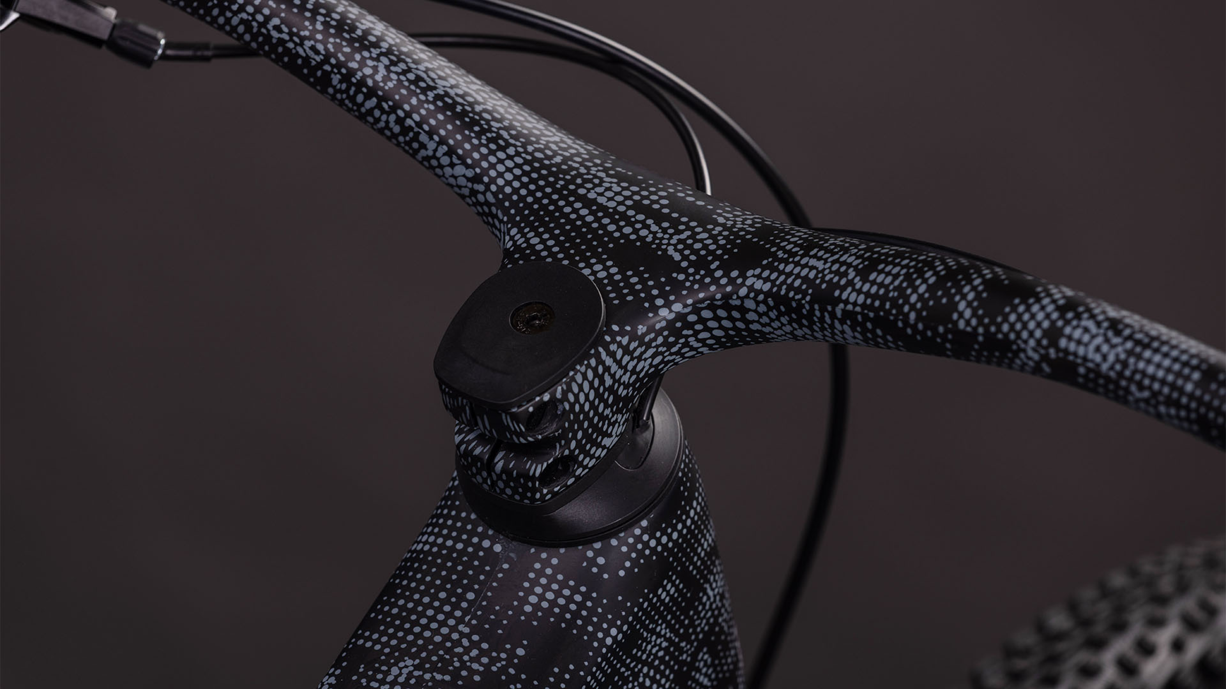 Cube AMS Hybrid ONE44 C:68X SLT 400X matrixblack´n´white (2026)