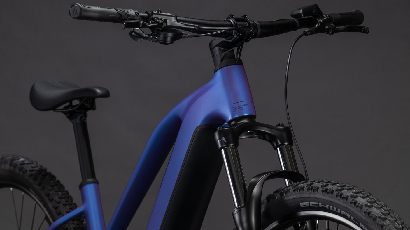 Cube Reaction Hybrid ONE 800 Trapez blueiris´n´reflect (2026)