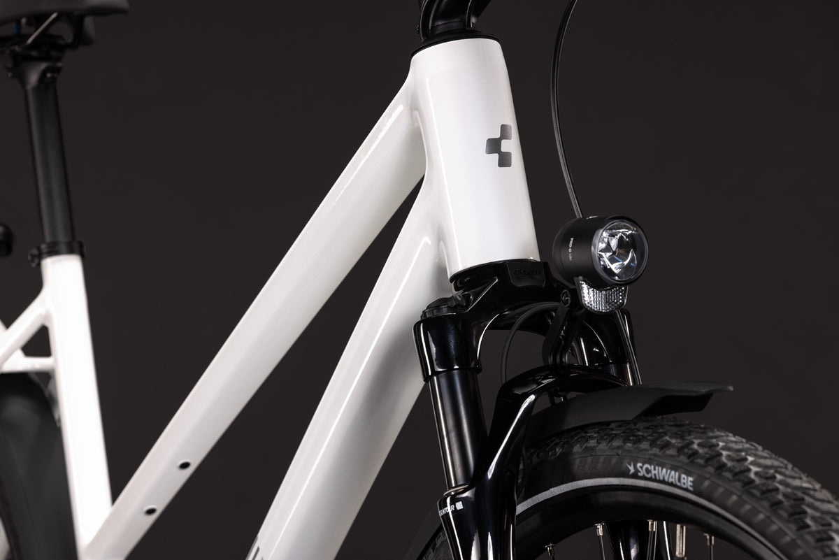 Cube Kathmandu Pro Trapez metallicwhite´n´chrome (2027)