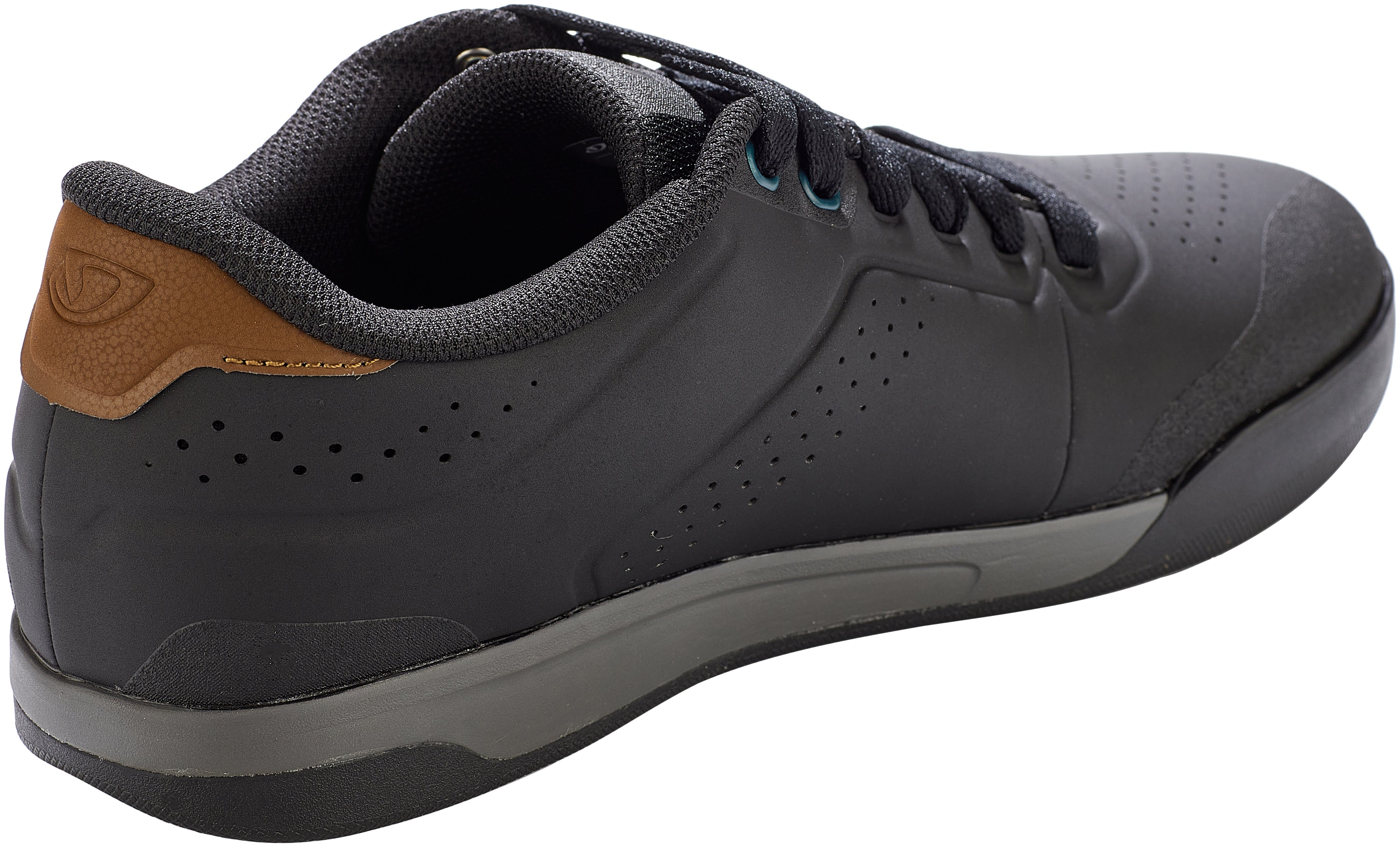 Giro Latch schoenen black/dark shadow
