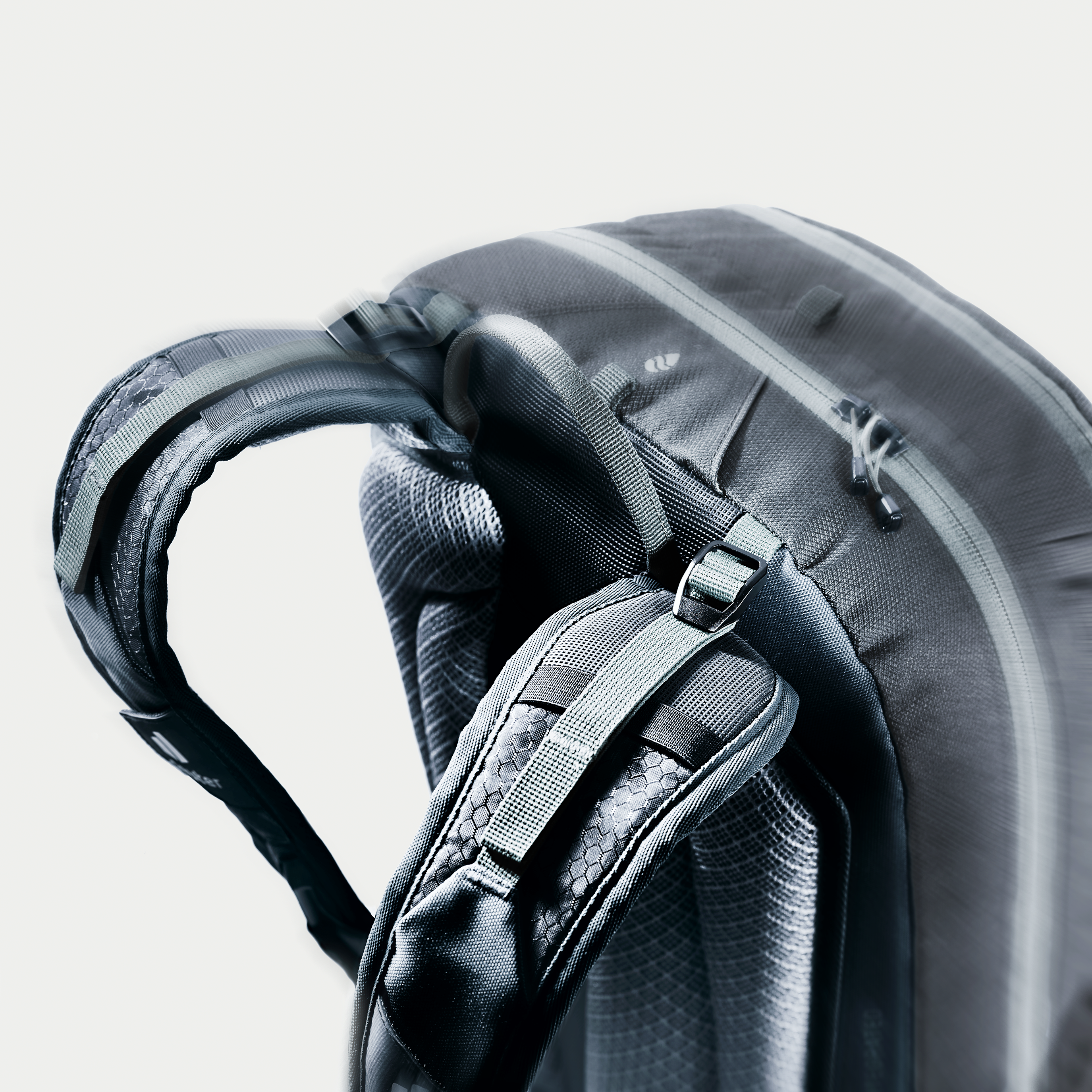 deuter Attack 16 fietsrugzak grijs