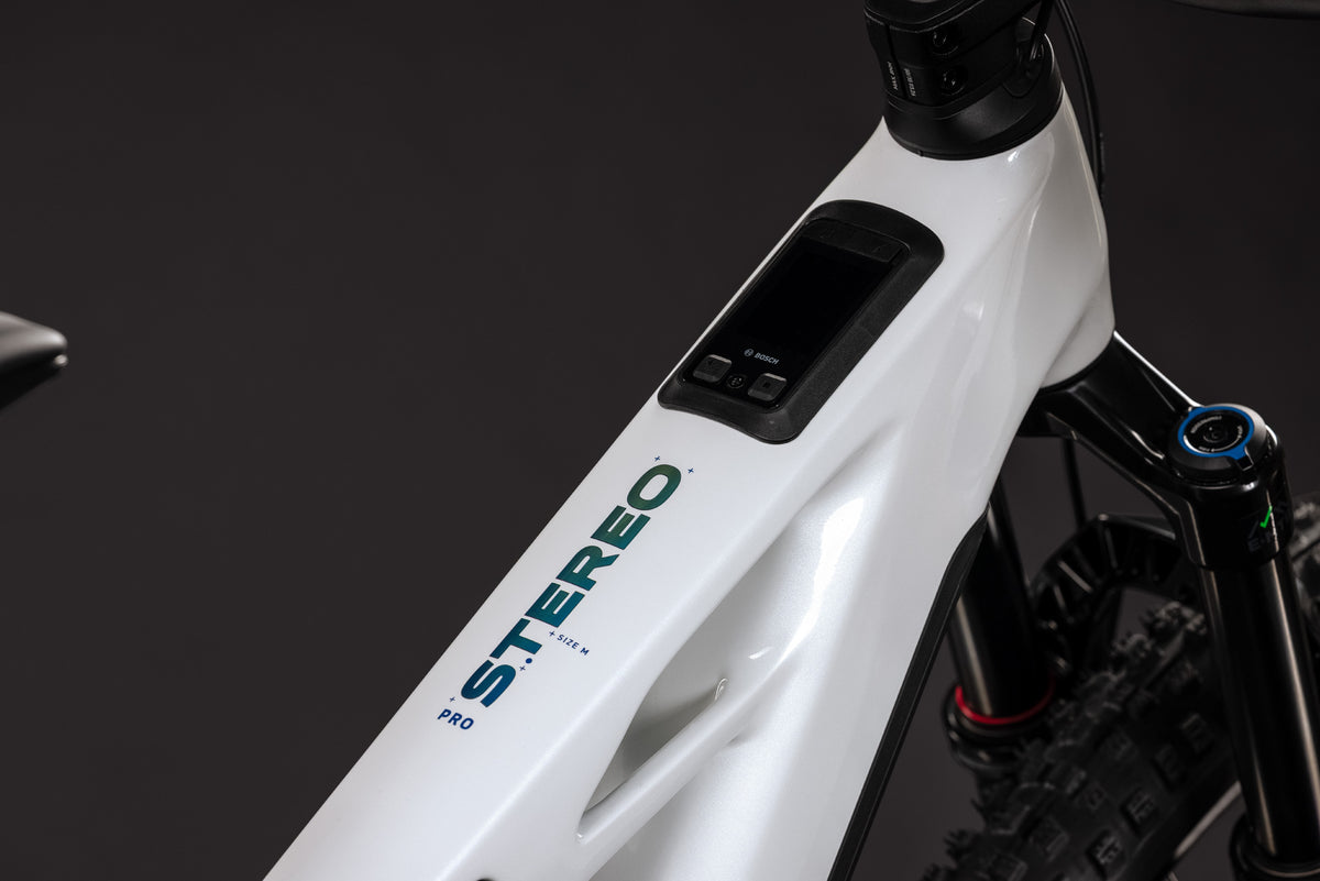 Cube Stereo Hybrid ONE44 HPC Pro 800 metallicwhite´n´blue (2027)