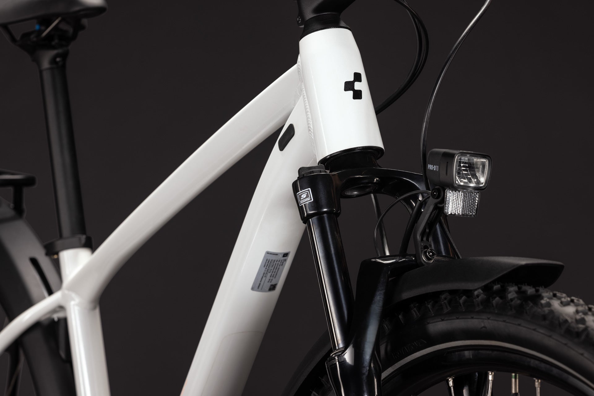 Cube Aim ONE FE metallicwhite´n´black (2027)