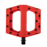 DMR V11 platformpedalen red