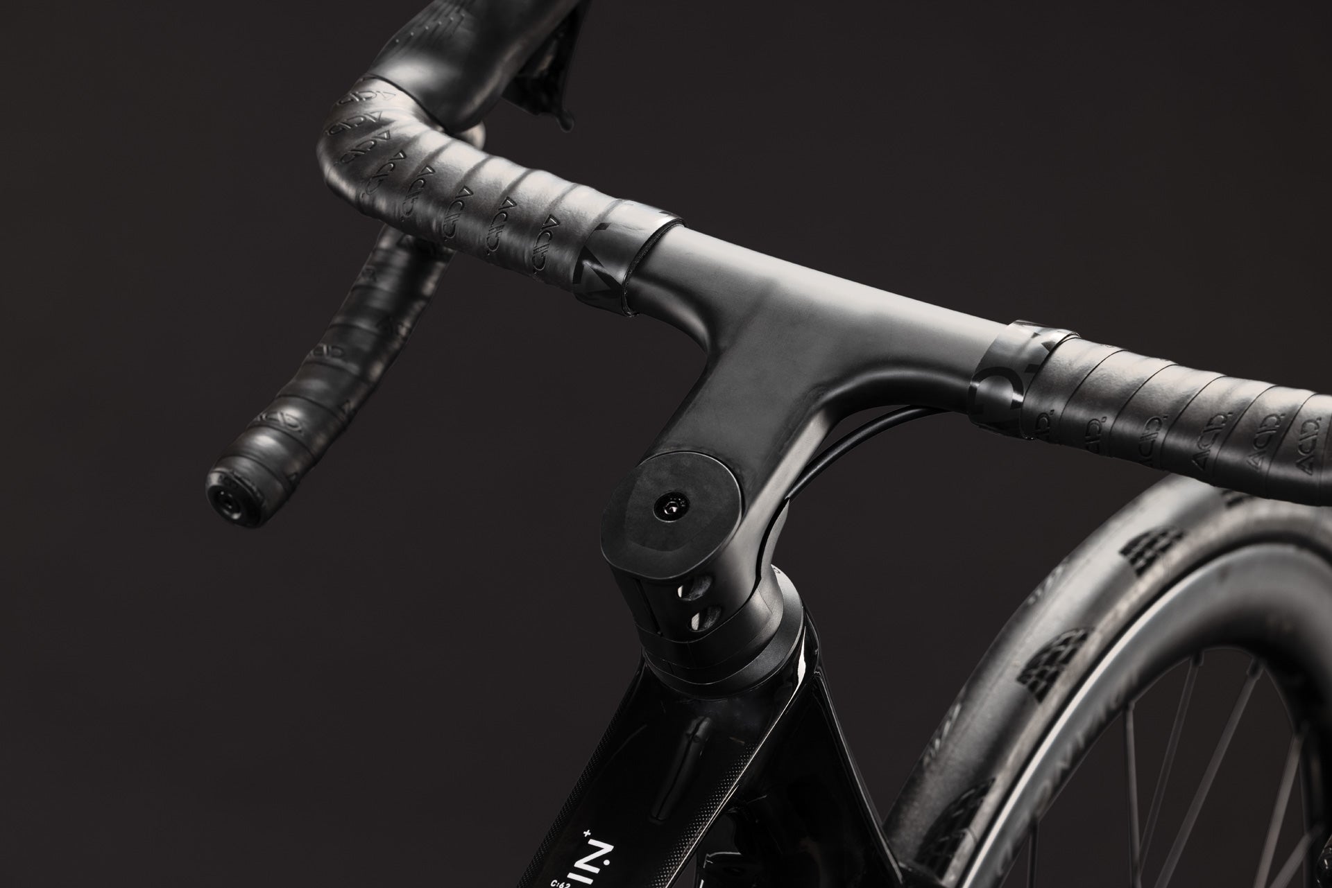 Cube Attain C:62 SLT carbon´n´wit (2027)