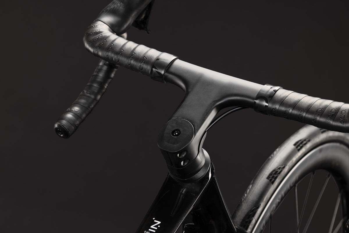 Cube Attain C:62 SLT carbon´n´wit (2027)