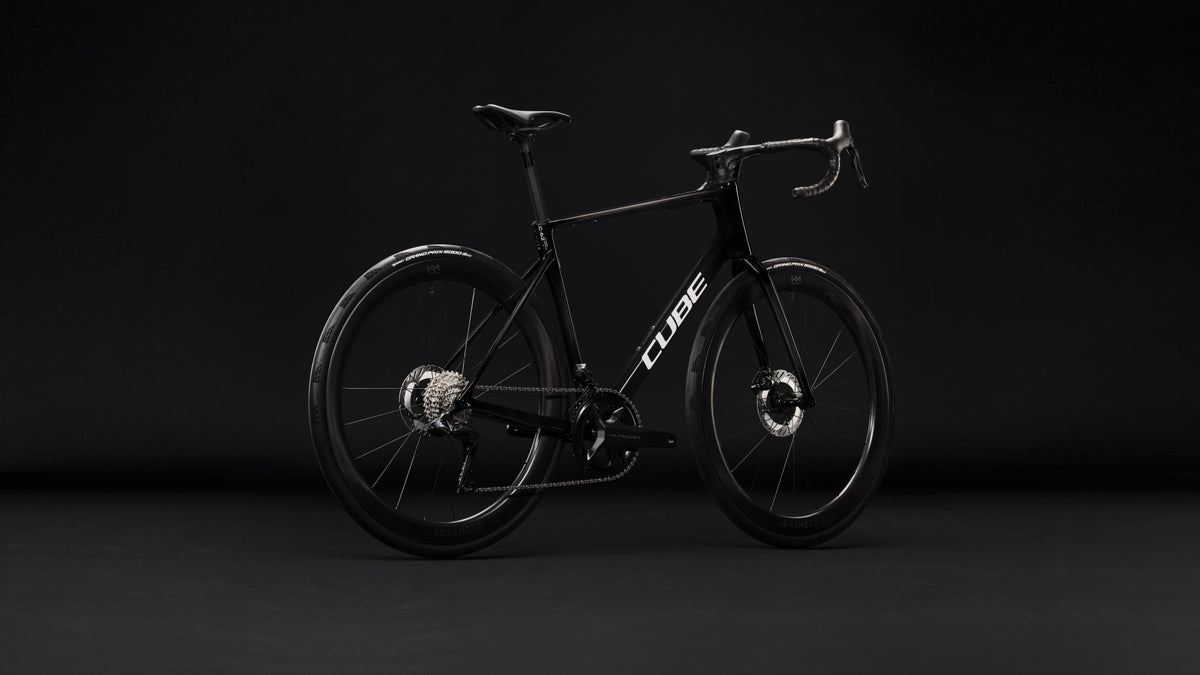 Cube Attain C:62 SLT carbon´n´wit (2027)