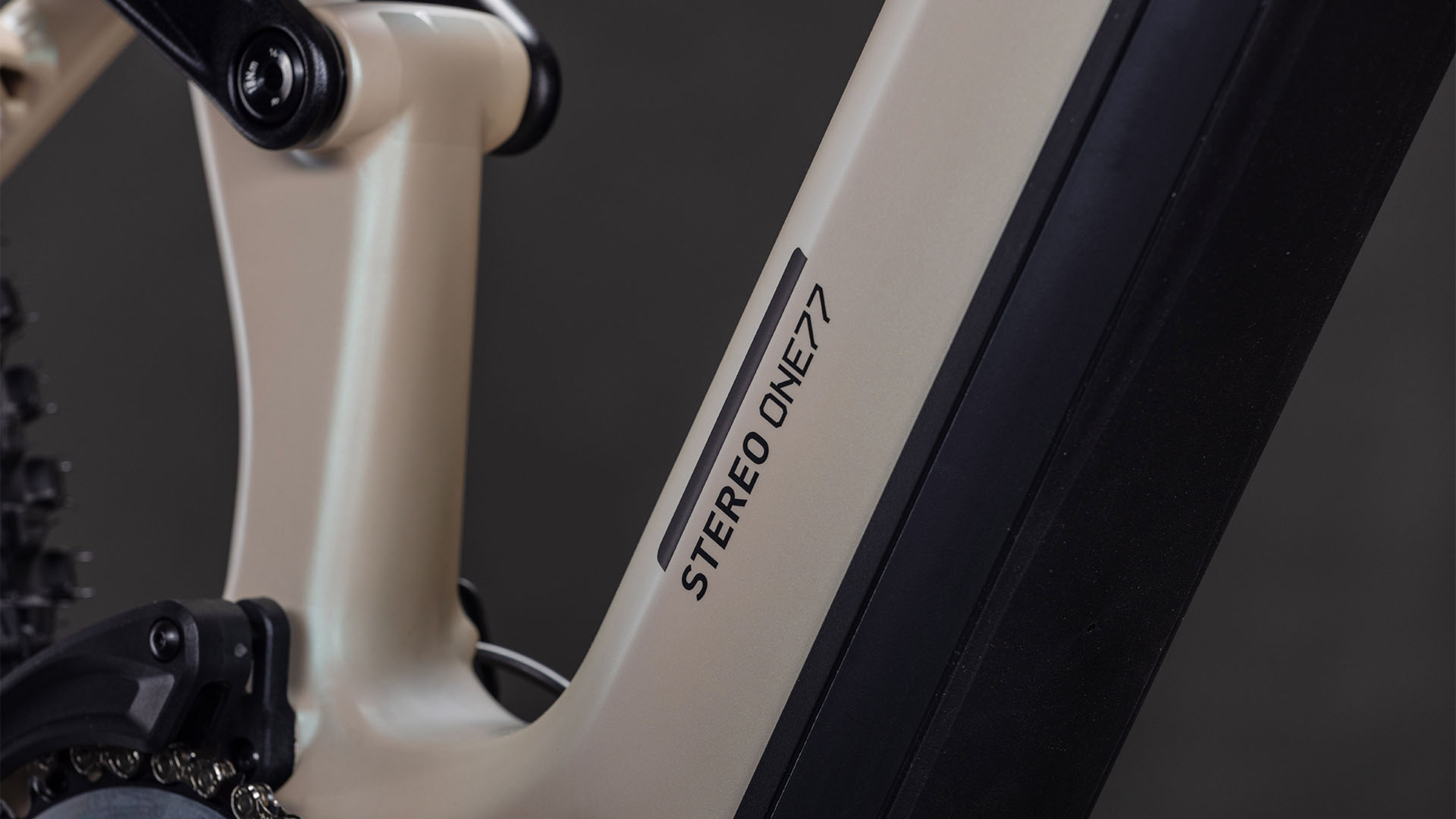 Cube Stereo Hybrid ONE77 HPC SLX 800  glintsand´n´black (2026)