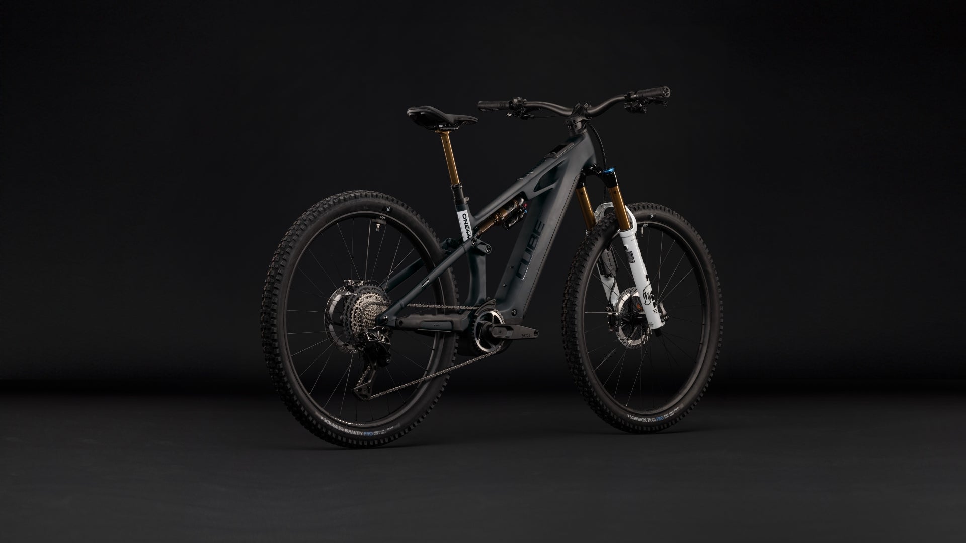Cube Stereo Hybrid ONE44 HPC AT 800 carbon´n´white (2027)