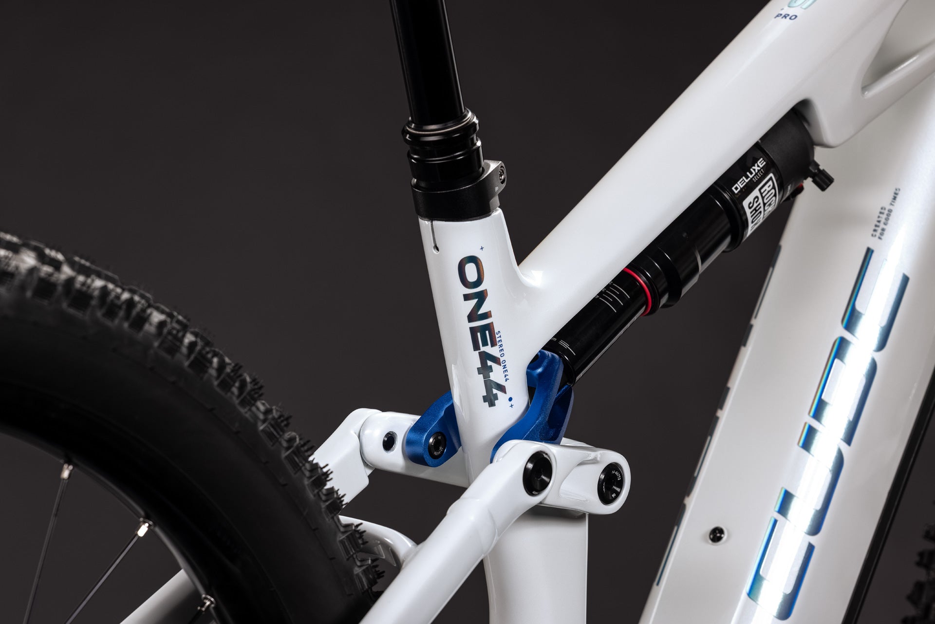 Cube Stereo Hybrid ONE44 HPC Pro 800 metallicwhite´n´blue (2027)