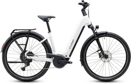 Cube Touring Hybrid ONE 600 Easy Entry metallicwhite´n´chrome (2027)