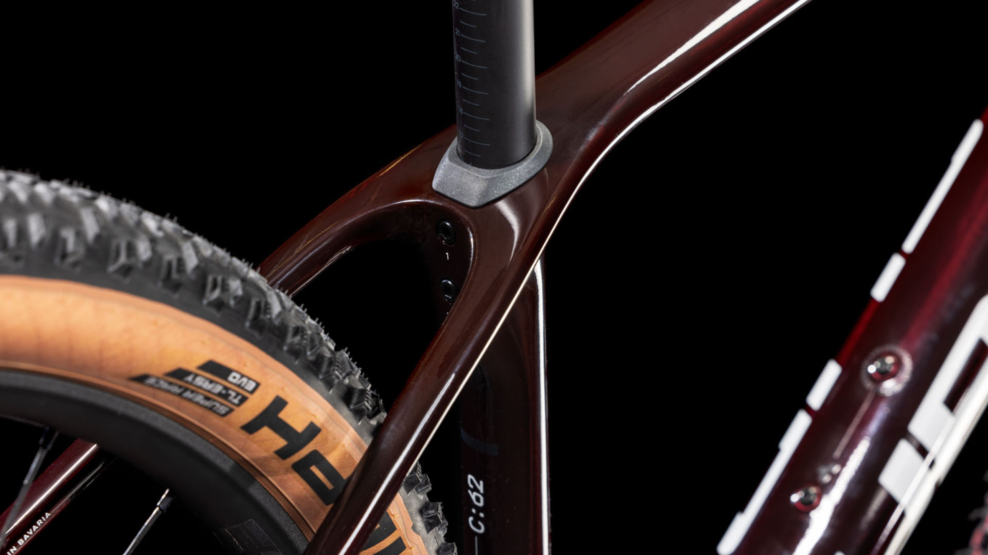 Cube Reaction C:62 SLX Diamant liquidred´n´wit