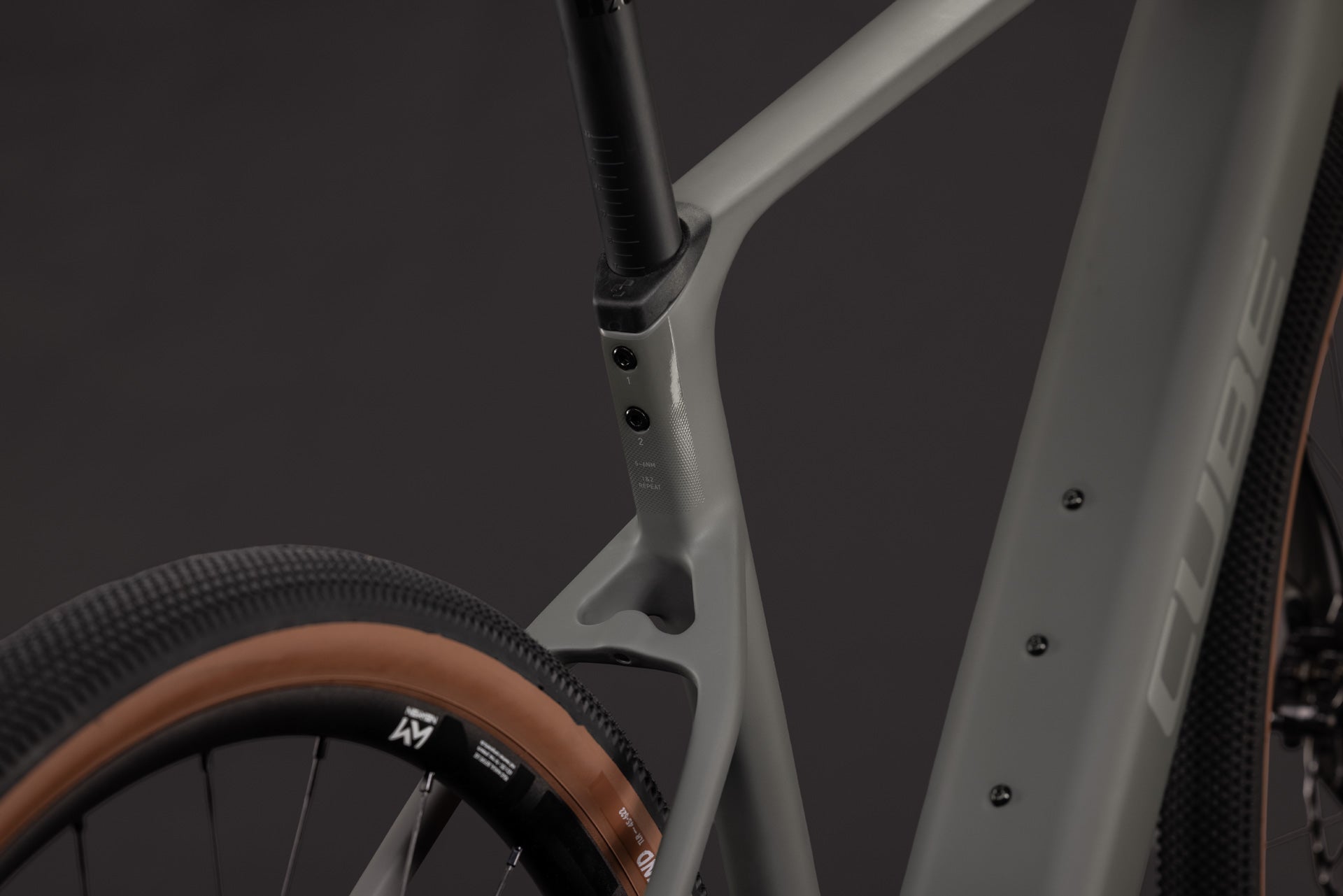 Cube Nuroad Hybrid C:62 Race 400X  oldgrey´n´grey (2027)