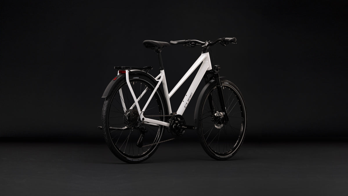 Cube Kathmandu Pro Trapez metallicwhite´n´chrome (2027)