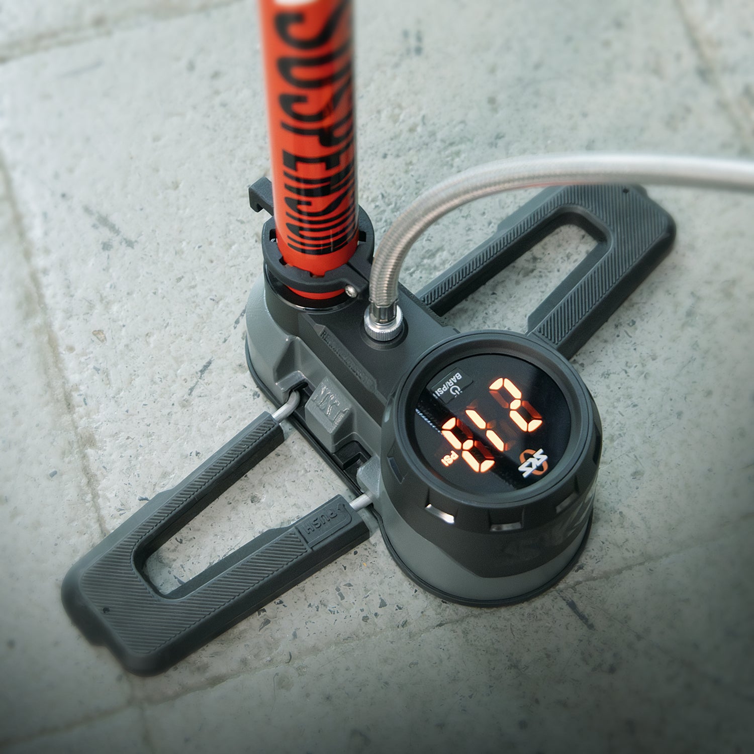 SKS Germany RENNKOMPRESSOR SUSPENSION Vloerpomp Oranje