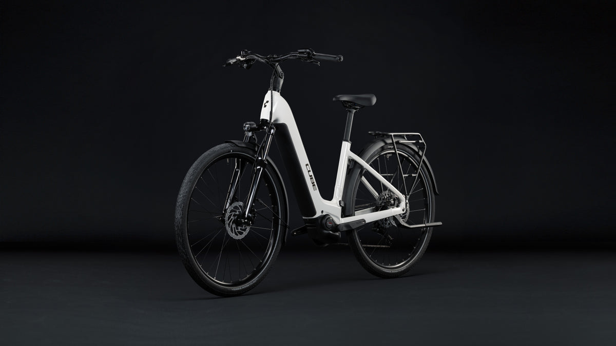 Cube Touring Hybrid ONE 600 Easy Entry metallicwhite´n´chrome (2027)