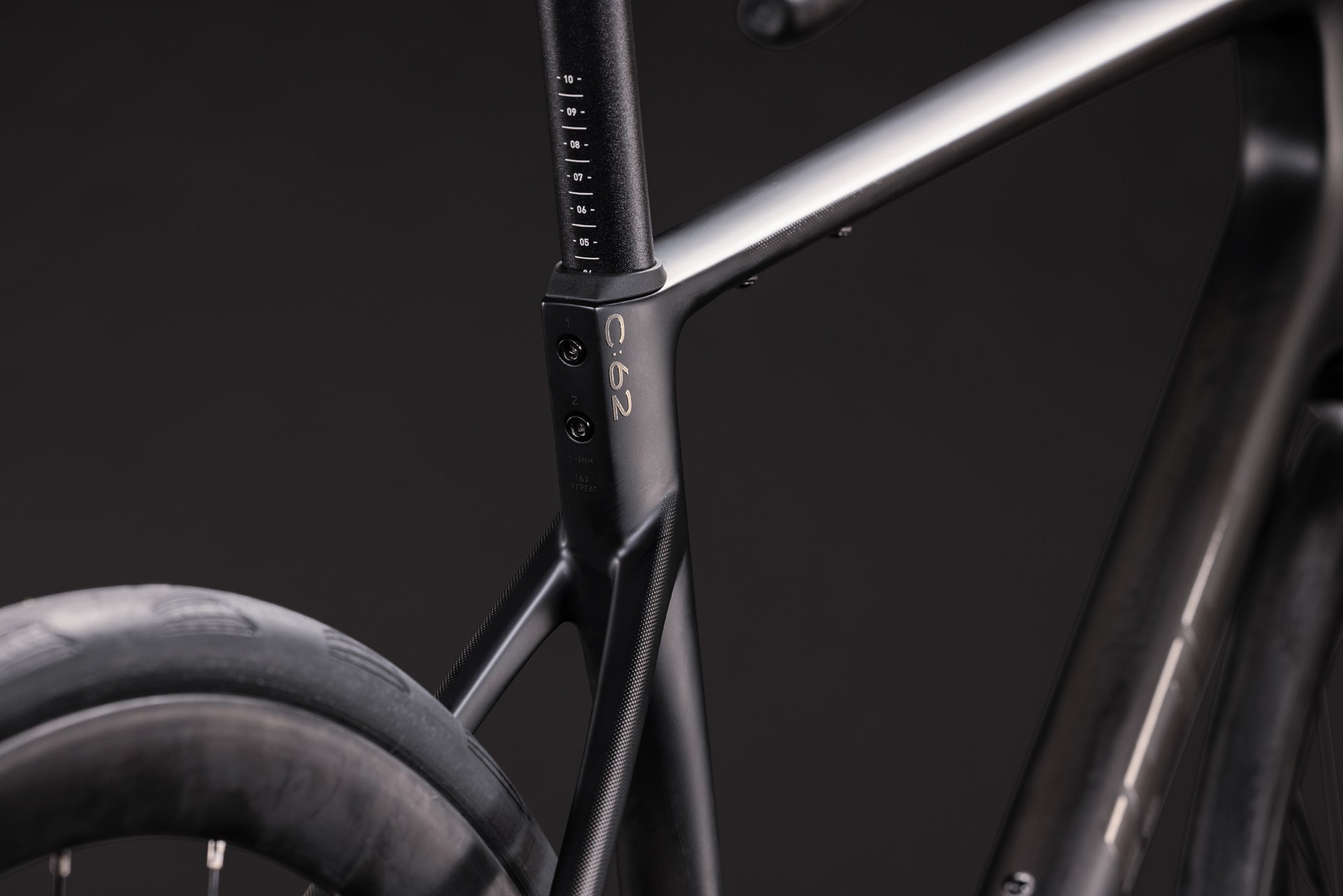 Cube Attain C:62 carbon´n´koolchroom