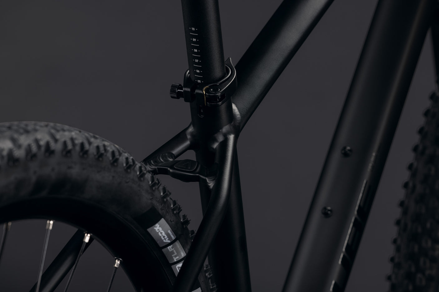 Cube Aim SLT soot´n´black (2027)